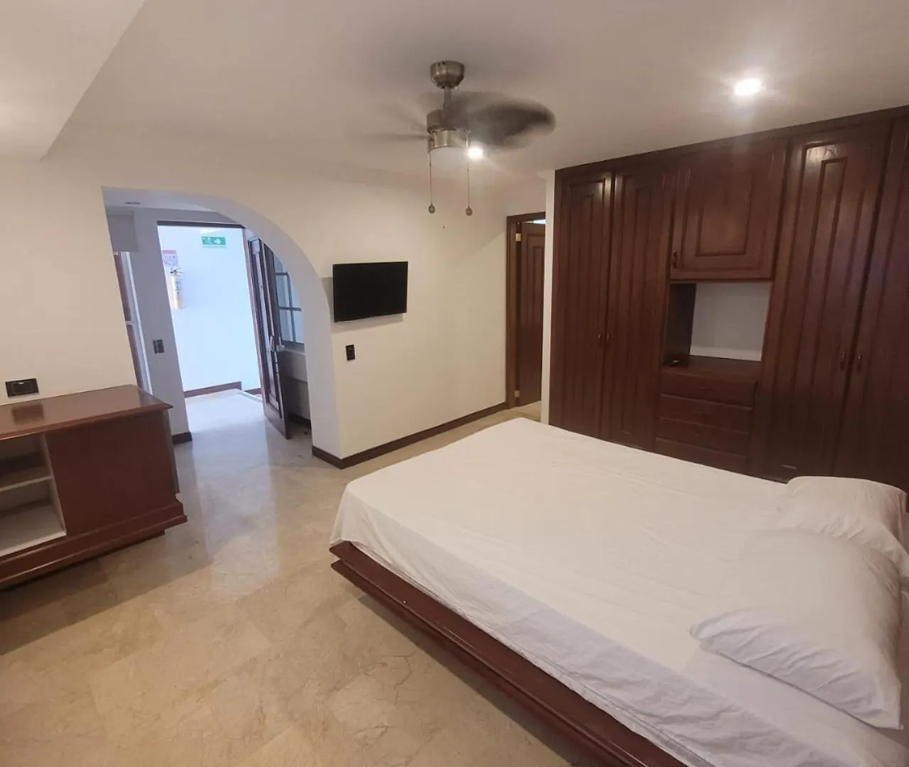 קאלי Apartahotel Cristales מלון דירות