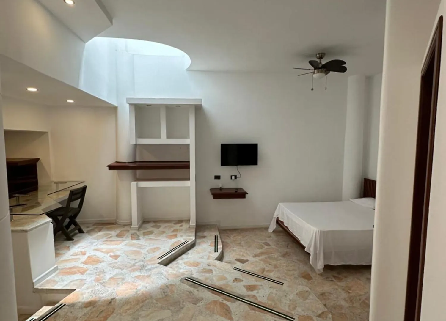 קאלי Apartahotel Cristales מלון דירות